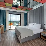 Siam Elegance & Hotel