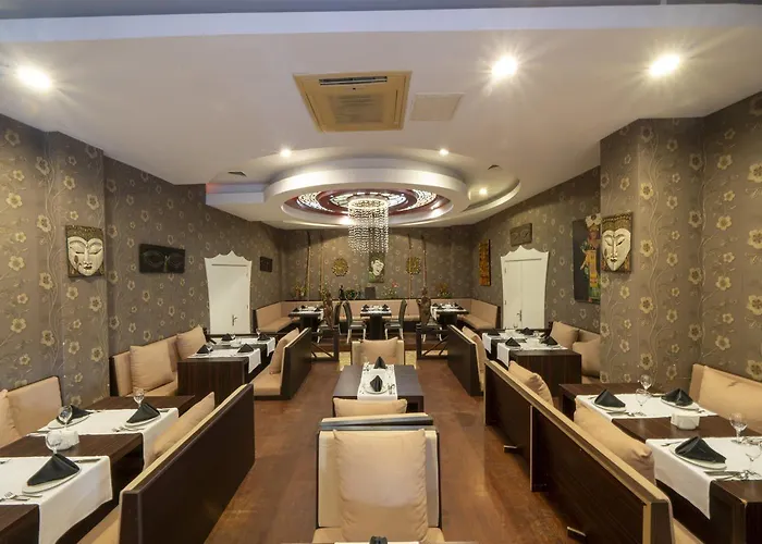 酒店 Siam Elegance & 贝莱克